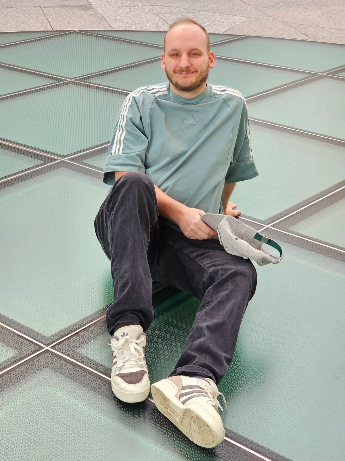 Dierk Zehe auf einer gläsernen Plattform